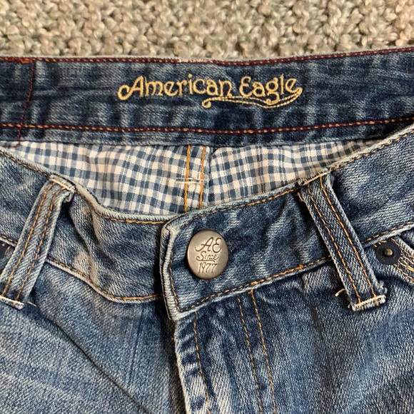 American Eagle Roll Cuff Denim Shorts Size 2 - Picture 2 of 3